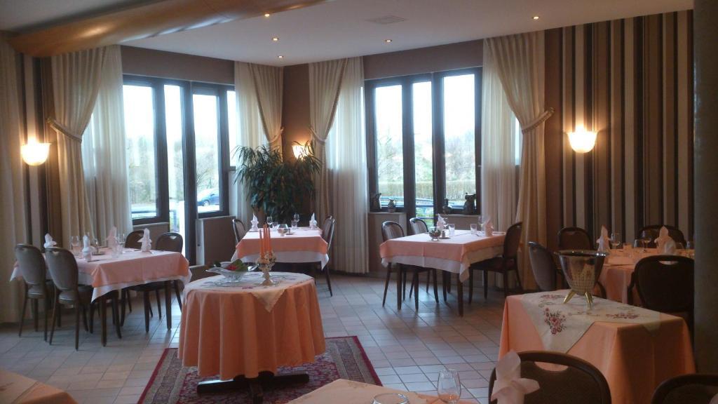 Hotel De La Frontiere Frisange Eksteriør bilde